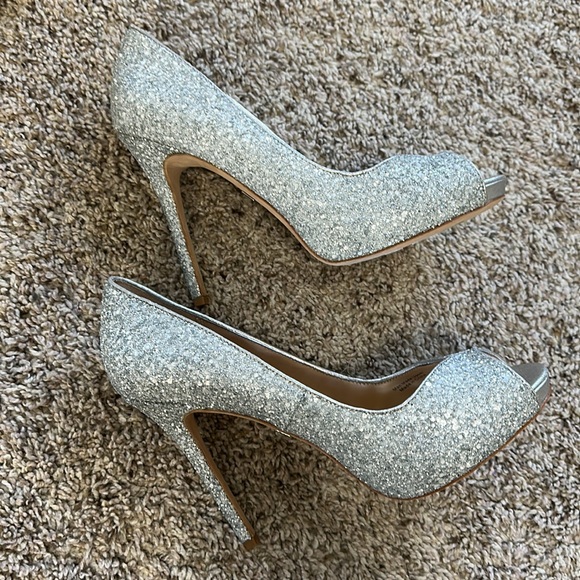 Badgley Mischka Kassidy Heels - Picture 6 of 9